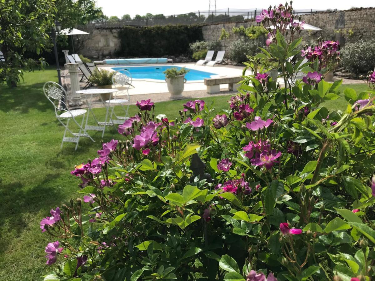 Le Four A Pain Hotell Saint-Jean-dʼAngély Exteriör bild